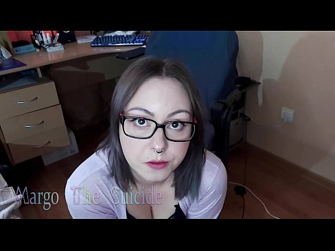 ❤️ Духтари Санобар бо айнак Дилдо амиқ дар камера ☑ Порнои мақъад дар мо ❤